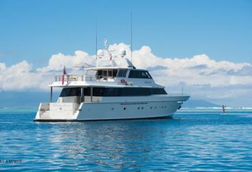 Luxury Superyacht Charters on the Great Barrier Reef - Port Douglas - Whitsundays