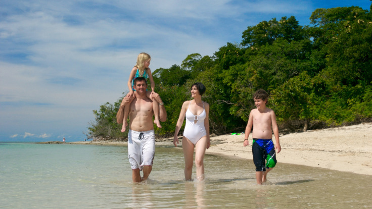 Cairns Best Deal Great Barrier Reef tour -Swim and snorkel on Green Island