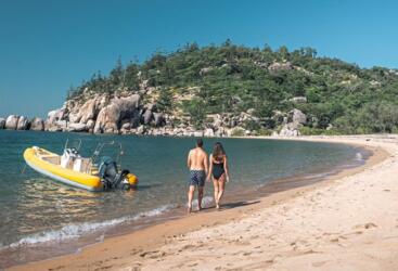 Magnetic Island - Round Trip of the Island - Beach Stopover