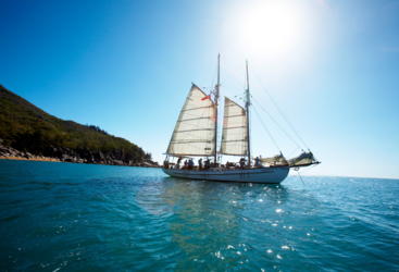 Sail the Whitsundays | Up to 24 guests