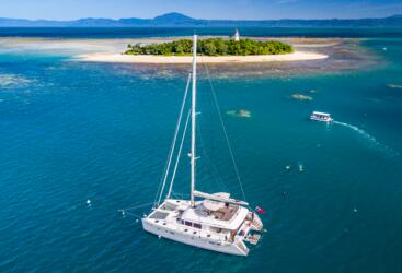 Luxury Reef Tours Port Douglas - Spend a day at the Low Isles 