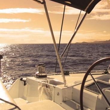 Sunset Cruise Port Douglas - Luxury Yacht Sailing from Port Douglas on the Great Barrier Reef