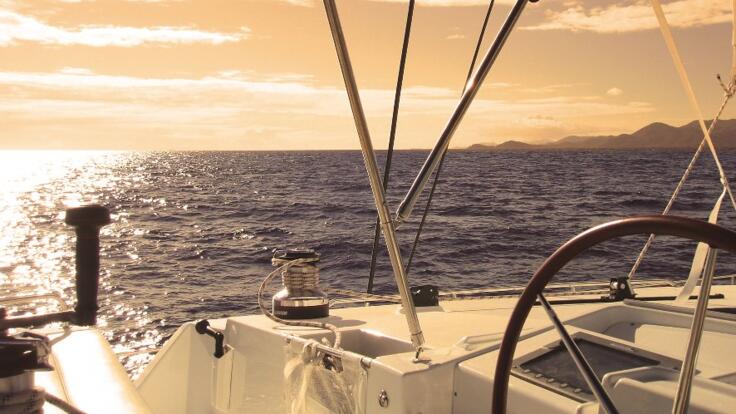 Sunset Cruise Port Douglas - Luxury Yacht Sailing from Port Douglas on the Great Barrier Reef