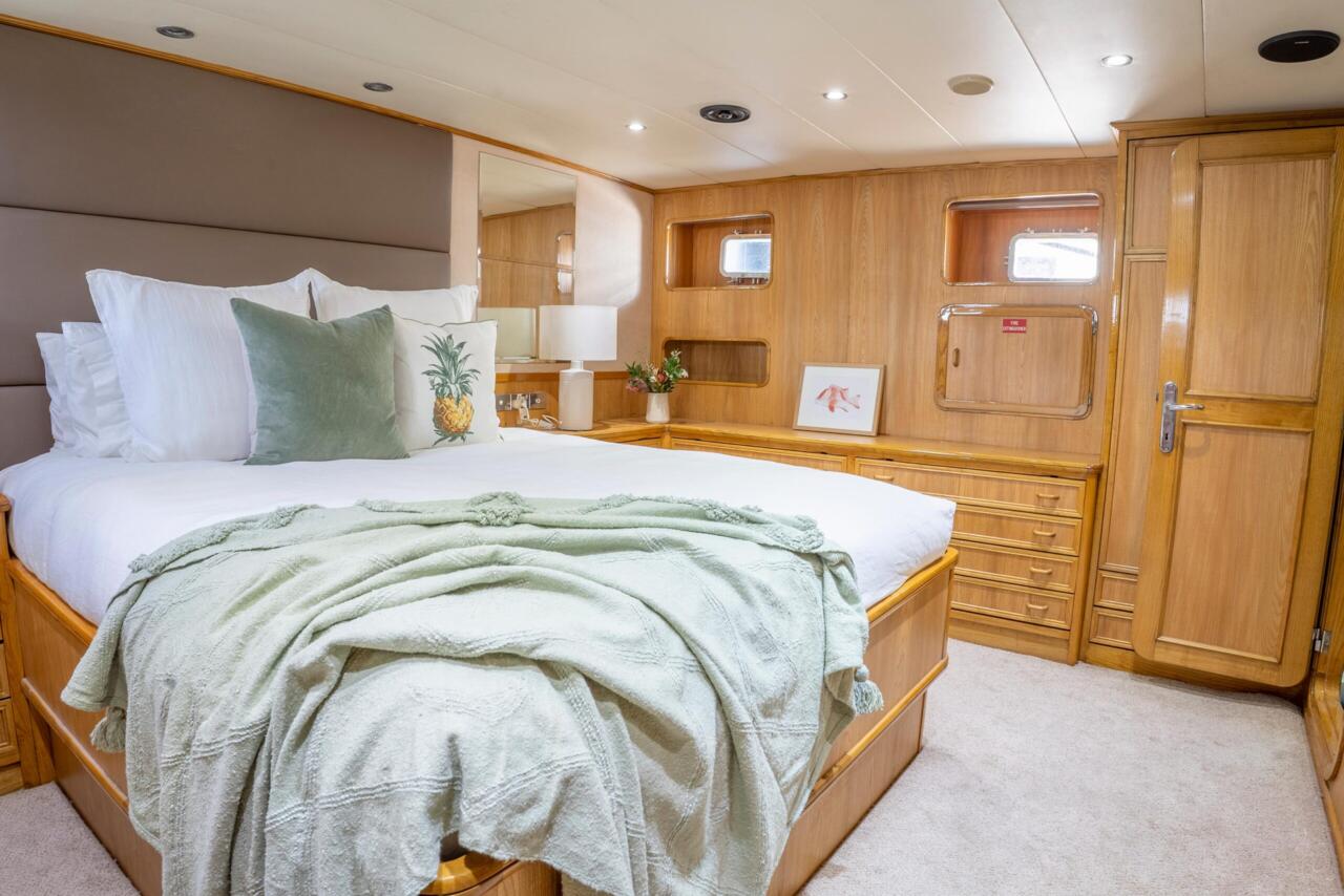 Luxury Yacht Charters Cairns | Great Barrier Reef