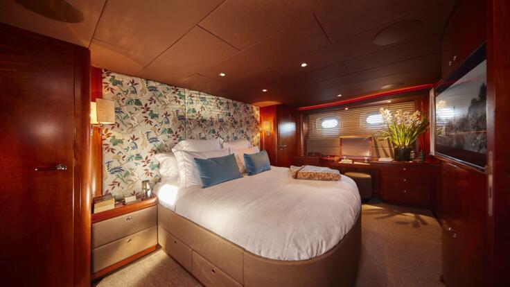Whitsundays Luxury Yacht Charters - Master Stateroom