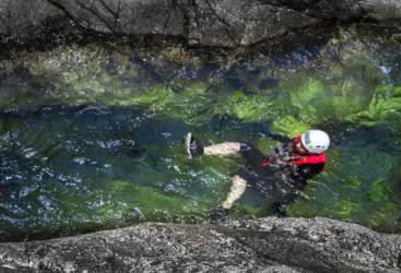 Behana Gorge Tours - Taking a dip in crystal clear waters at Behana Gorge