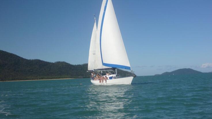 Yacht Charter Magnetic Island - Sailing Holiday