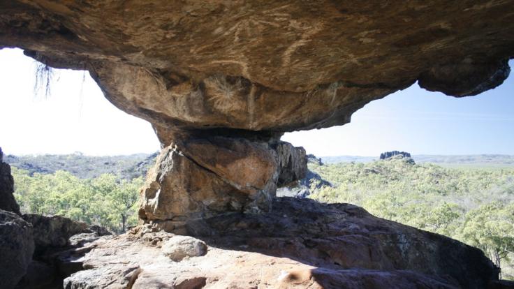 Chillagoe Tours - Aboriginal Rock Art in outback Queensland - Cairns Australia