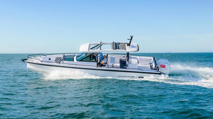 Deluxe Private Whitsundays Charter Boat | 11.5m Axopar Sun Top