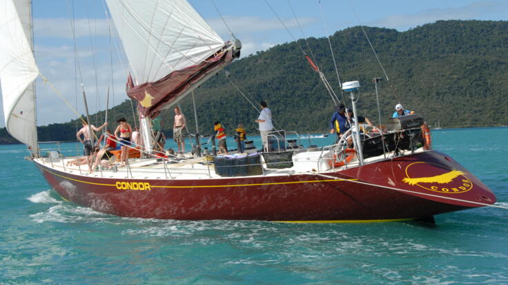Sailing Holidays Whitsundays - Smooth sailing in the Whitsunday Islands on the Great Barrier Reef