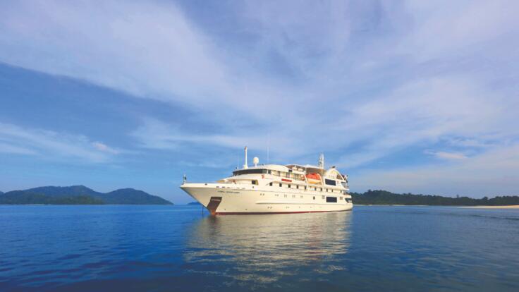 Cruises Great Barrier Reef - Luxury Small Ship Expedition Cruises Cairns