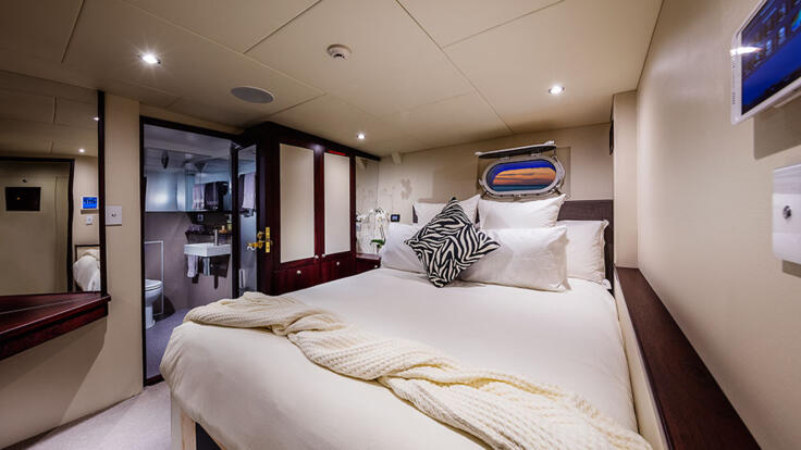 Luxury Private Charter Superyacht Great Barrier Reef | Double Cabin