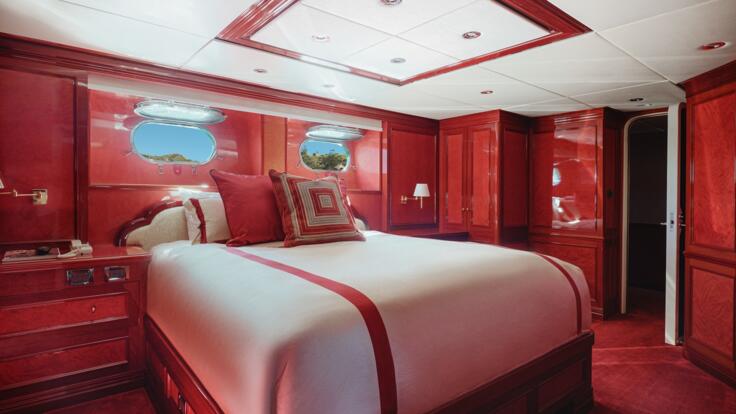 Luxury Yacht Charter Port Douglas - Master Suite