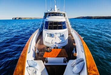 Luxury Yacht Charter - Port Douglas, Great Barrier Reef