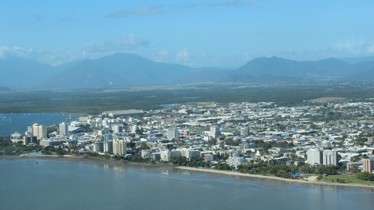 Scenic Flight Over Cairns & The Great Barrier Reef