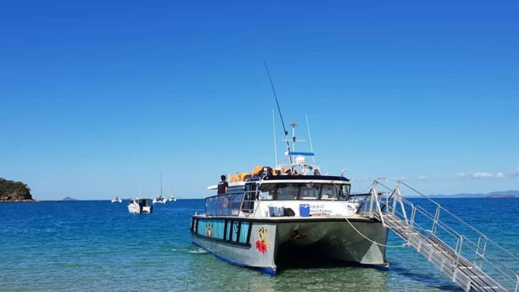 Barrier Reef Australia: Great Keppel Island Ferry Transfer Boat