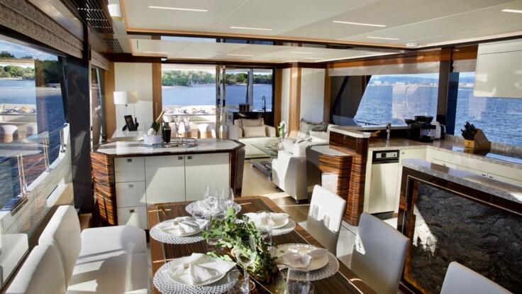 Luxury Yacht Charters Whitsundays - Saloon
