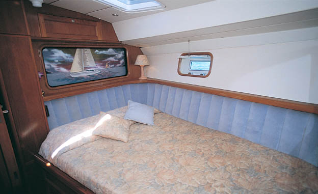 Double berth on private charter yacht 
