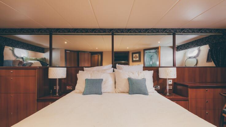 Whitsunday Luxury Yacht Charter - Master Stateroom Bed 2