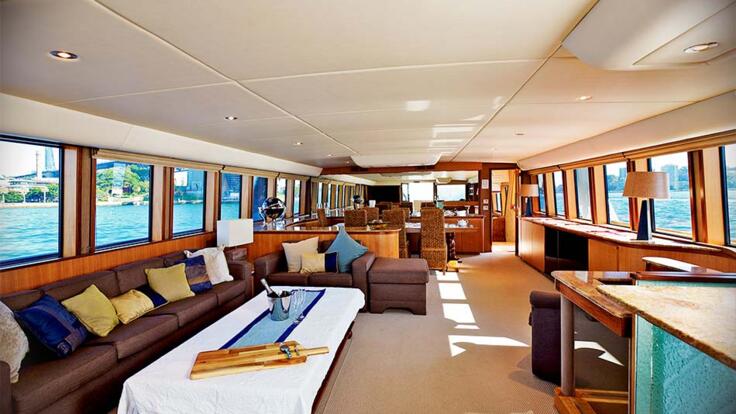 Whitsunday Luxury Yacht Charter - Saloon