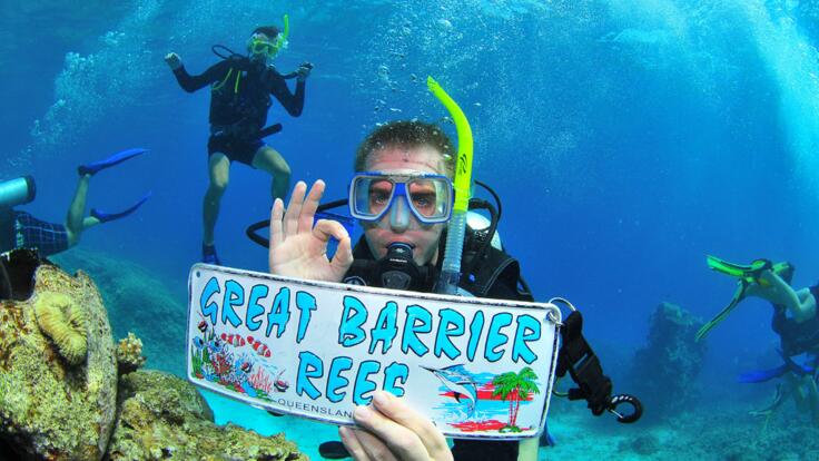 Scuba dive Cairns - Great Barrier Reef Tours 