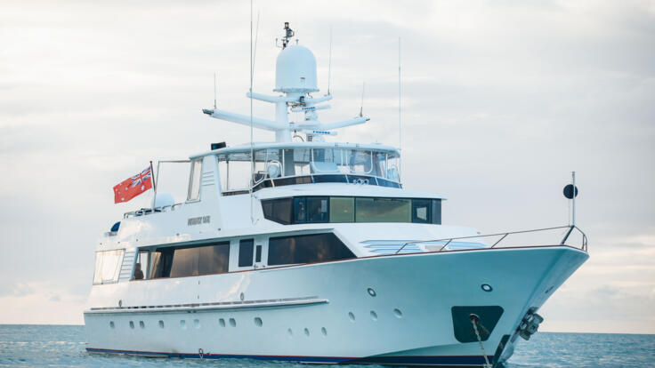 Superyacht charters Great Barrier Reef - Superyacht in Whitsundays