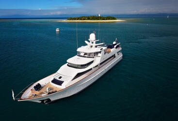 Superyacht charters Great Barrier Reef - Yacht at anchor at Low Isles