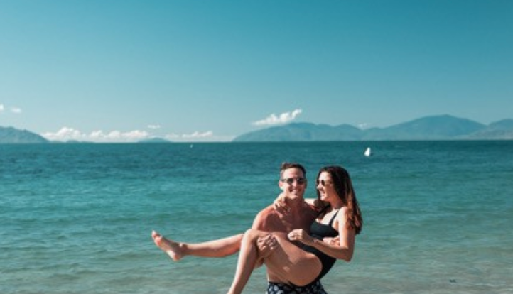 Magnetic Island Perfect Romantic Getaway - Enjoy 2 Hours Approx. of Beach Time