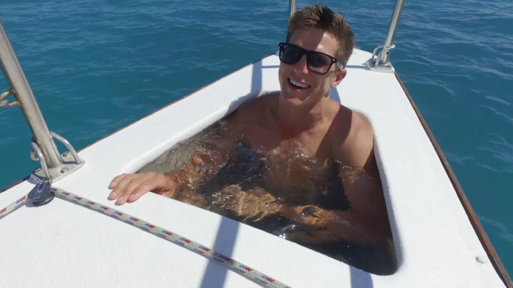 Barrier Reef Australia: Enjoy the solar powered hot tub on the boats bow