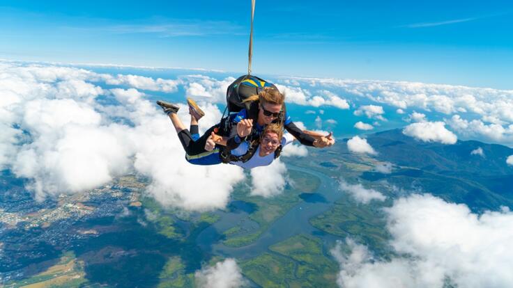 Skydiving in Cairns - up to 60 seconds of free fall